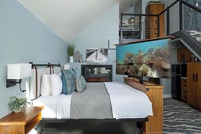 Seaside Oceanfront Inn