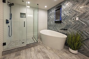 Seaside Oceanfront Inn