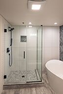 Seaside Oceanfront Inn