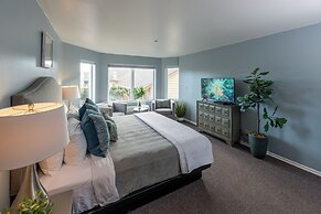 Seaside Oceanfront Inn