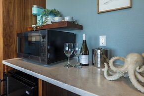 Seaside Oceanfront Inn