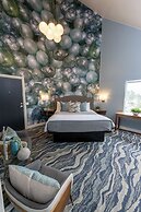 Seaside Oceanfront Inn