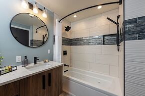 Seaside Oceanfront Inn