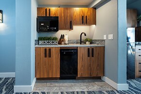 Seaside Oceanfront Inn