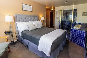 Seaside Oceanfront Inn