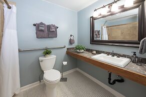 Seaside Oceanfront Inn