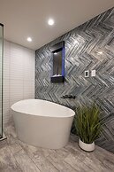 Seaside Oceanfront Inn