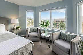 Seaside Oceanfront Inn