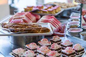 Dragut Point North Hotel