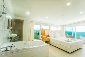 Dragut Point North Hotel