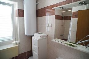 Apartments and Rooms Degra