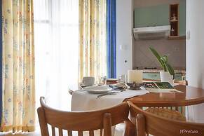 Apartments and Rooms Degra