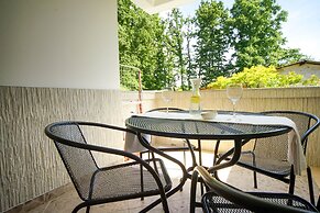 Apartments and Rooms Degra