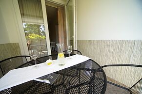 Apartments and Rooms Degra