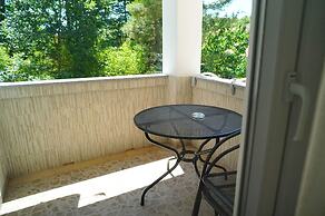 Apartments and Rooms Degra