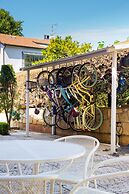 Apartments and Rooms Degra