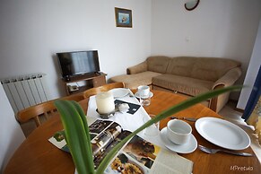 Apartments and Rooms Degra