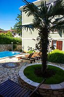 Apartments and Rooms Degra