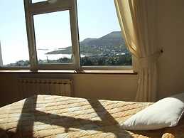 West Coast House B&B