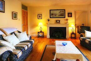 Broadlands Bed and breakfast