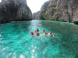 Phi Phi Relax Beach Resort