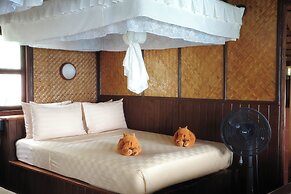 Phi Phi Relax Beach Resort