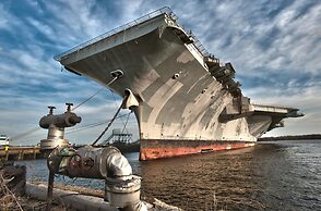 Courtyard Philadelphia South at The Navy Yard