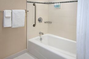 Courtyard Philadelphia South at The Navy Yard