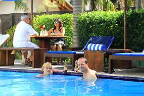 St. Lachlan Hotel & Suites