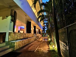 St. Lachlan Hotel & Suites