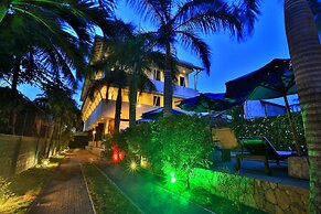 St. Lachlan Hotel & Suites