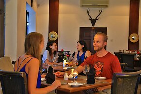 St. Lachlan Hotel & Suites