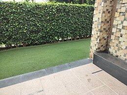 Oodles Hotel Chhattarpur South Delhi