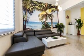 The Sea Apartments Tel Aviv by different locations