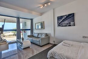 The Sea Apartments Tel Aviv by different locations