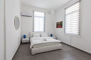 The Sea Apartments Tel Aviv by different locations