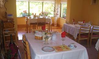 Perrymount Country Home Bed & Breakfast