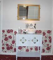 Perrymount Country Home Bed & Breakfast