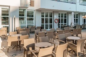 Alua Gran Camp de Mar