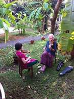 Palm Grove Service Villa