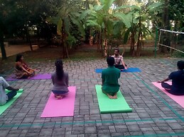 Palm Grove Service Villa