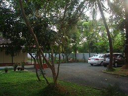 Palm Grove Service Villa