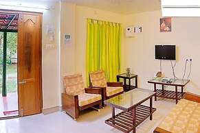 Palm Grove Service Villa