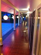 Palm Grove Service Villa