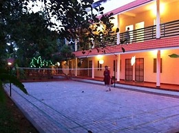 Palm Grove Service Villa
