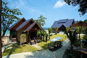 Tunamaya Beach & Spa Resort Tioman Island