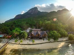 Tunamaya Beach & Spa Resort Tioman Island