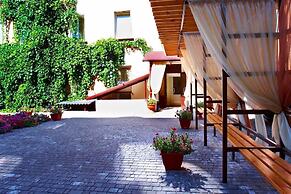 Hotel 12