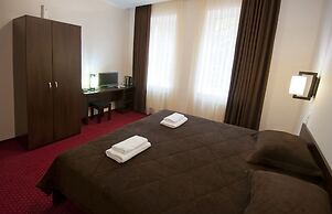 Hotel 12