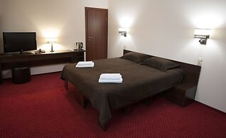 Hotel 12